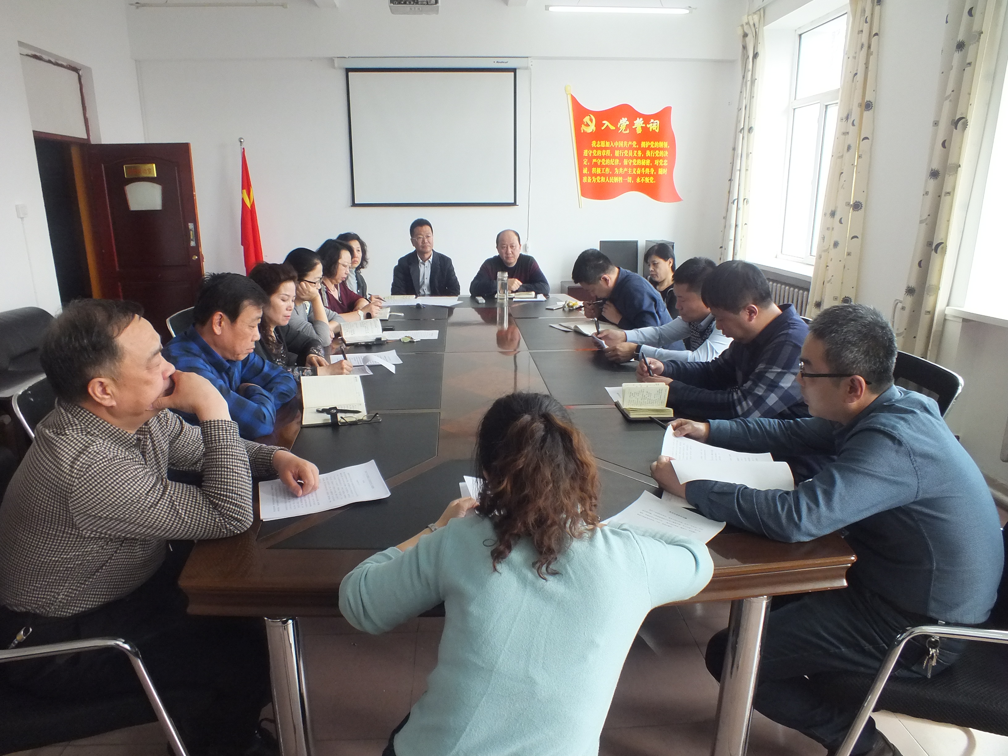 學(xué)院各基層黨組織扎實(shí)開展民主評(píng)議黨員 學(xué)院各基層黨組織扎實(shí)開展民主評(píng)議黨員