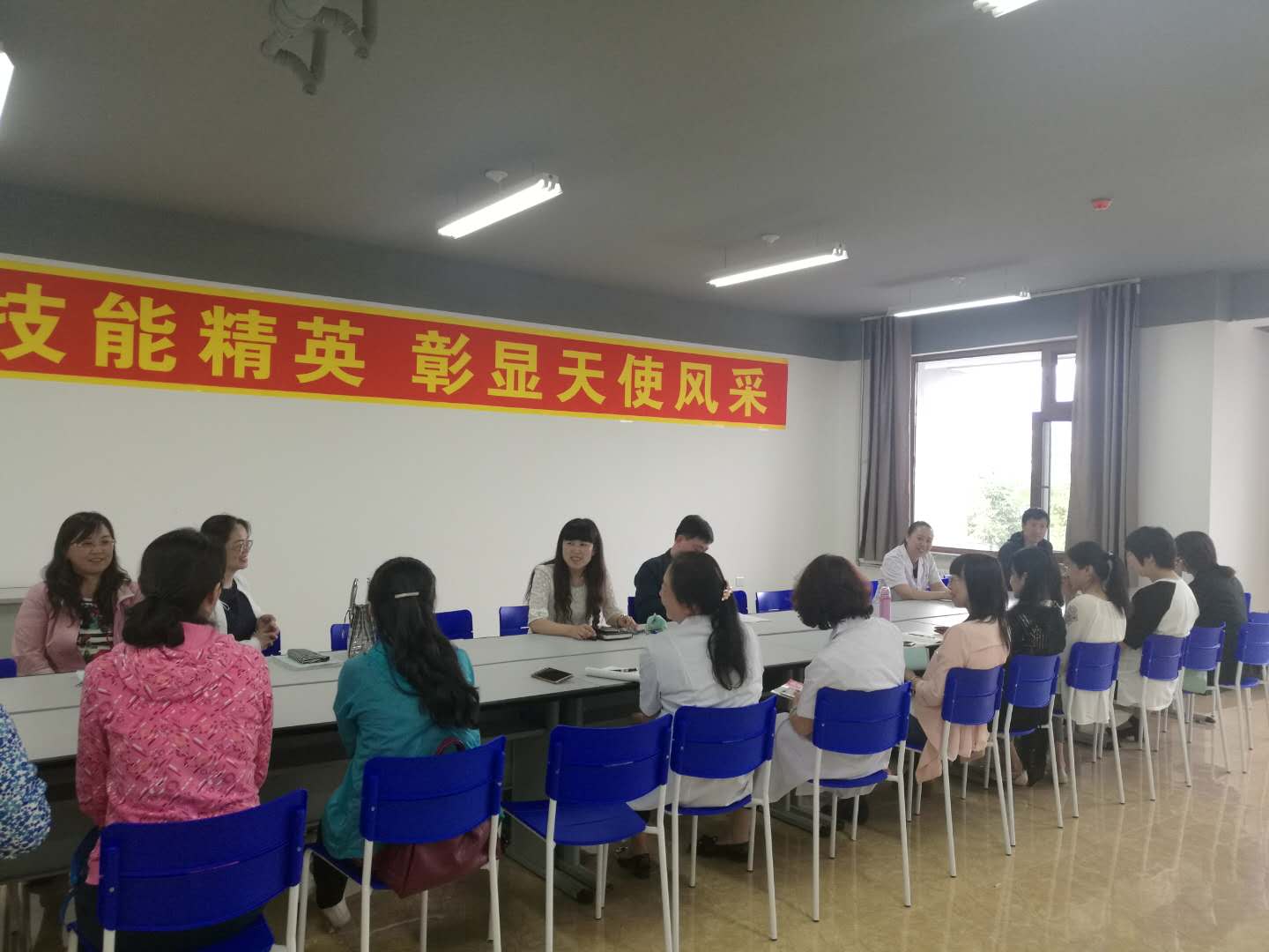 醫(yī)學(xué)技術(shù)學(xué)院開展期末聽評(píng)課活動(dòng)