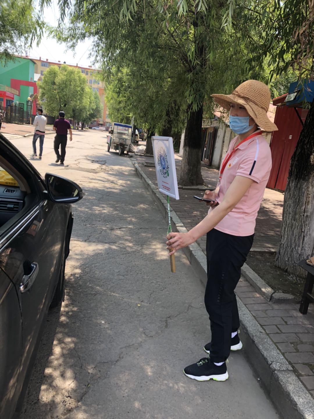我校啟動值守社區(qū)卡口工作以實際行動向黨的生日獻禮
