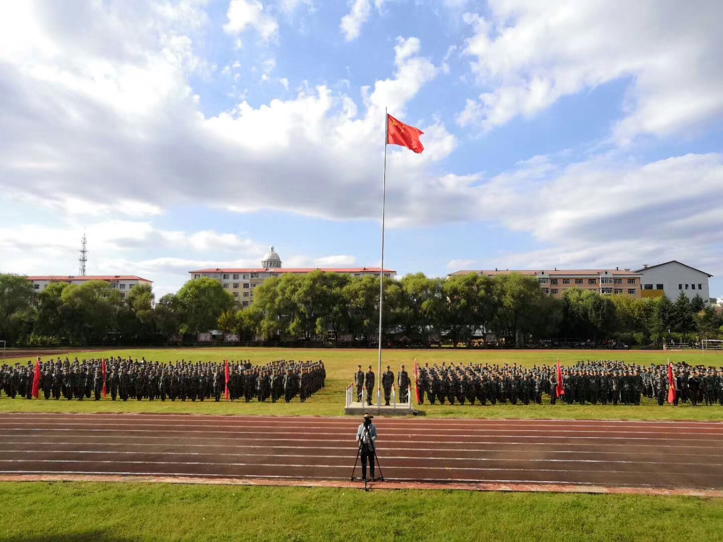 我校舉行2018級新生軍訓(xùn)動員大會