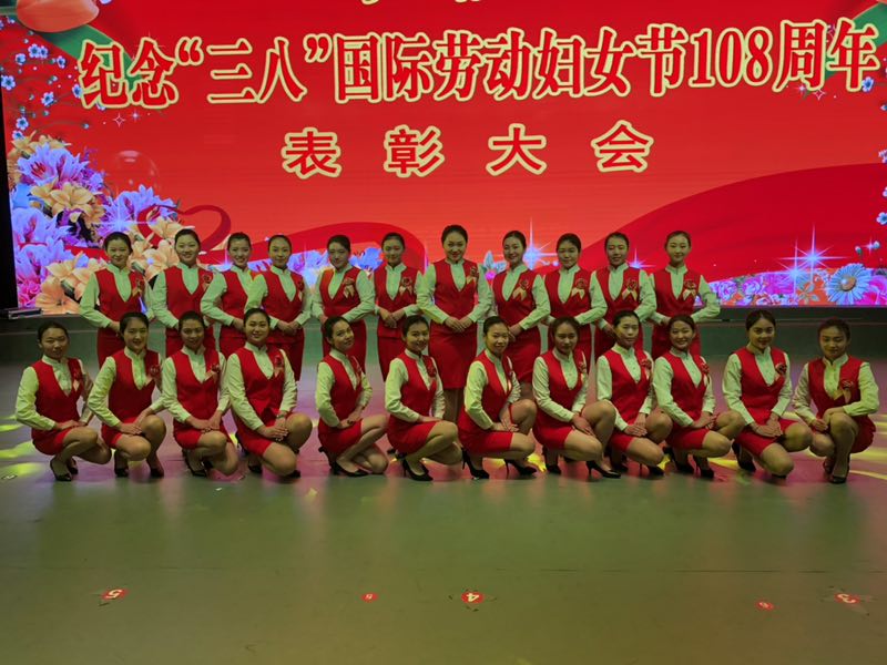 旅游商務(wù)學(xué)院高鐵專業(yè)學(xué)生為我市大型活動(dòng)提供志愿服務(wù)