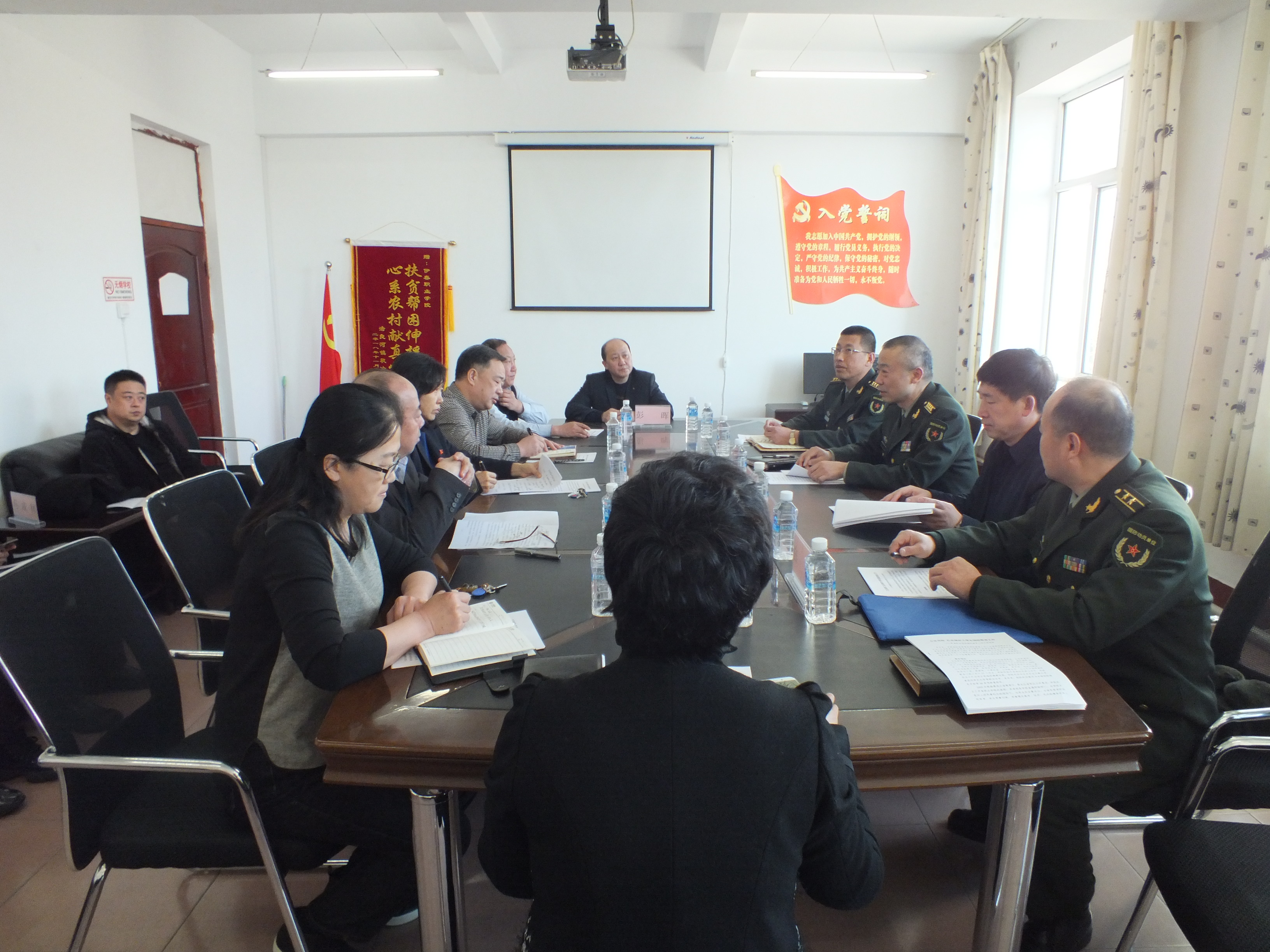 市國(guó)防教育調(diào)研組赴伊春職業(yè)學(xué)院調(diào)研指導(dǎo)工作 市國(guó)防教育調(diào)研組赴伊春職業(yè)學(xué)院調(diào)研指導(dǎo)工作
