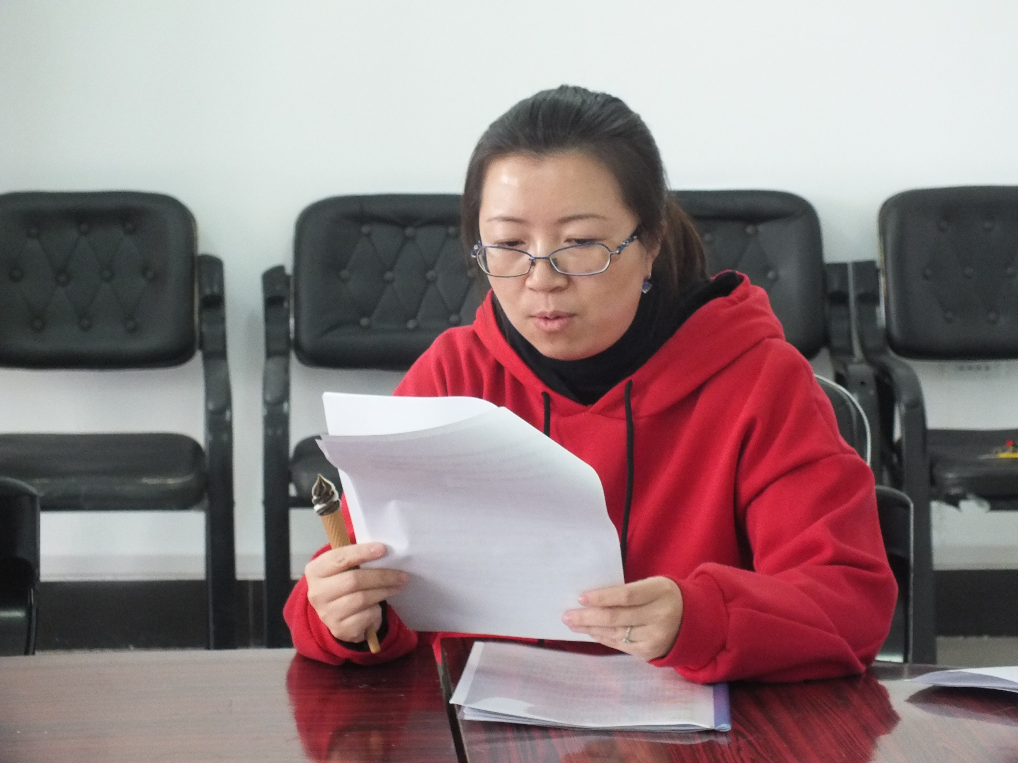 公共教育學(xué)院召開思想政治理論教育座談會