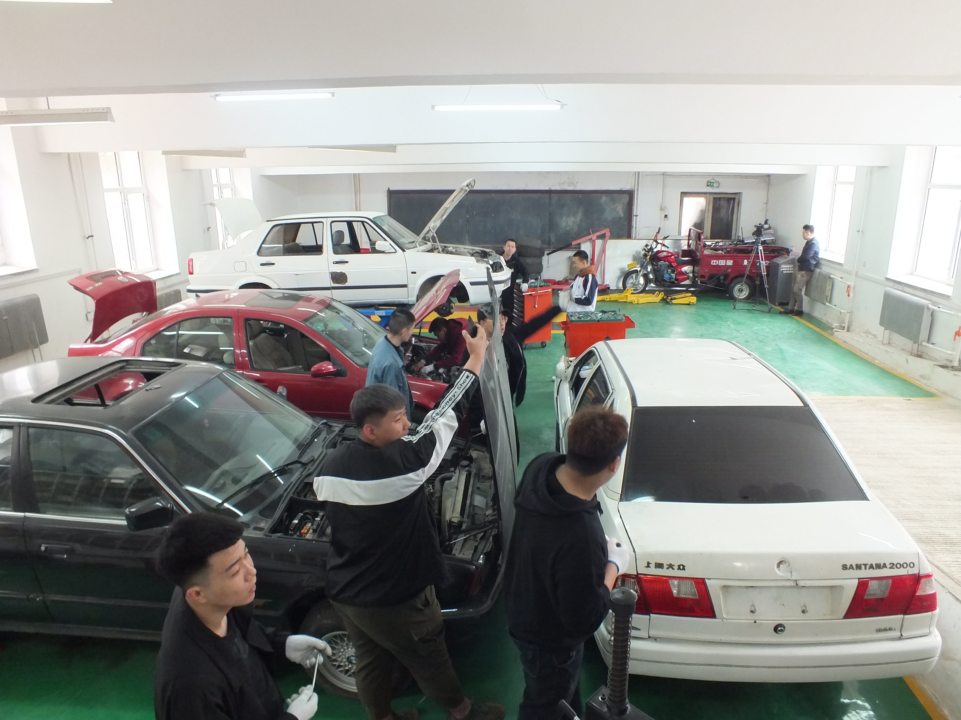 伊春職業(yè)學(xué)院2019年職業(yè)教育活動周首屆“校園開放日”隆重開幕 伊春職業(yè)學(xué)院2019年職業(yè)教育活動周首屆“校園開放日”隆重開幕