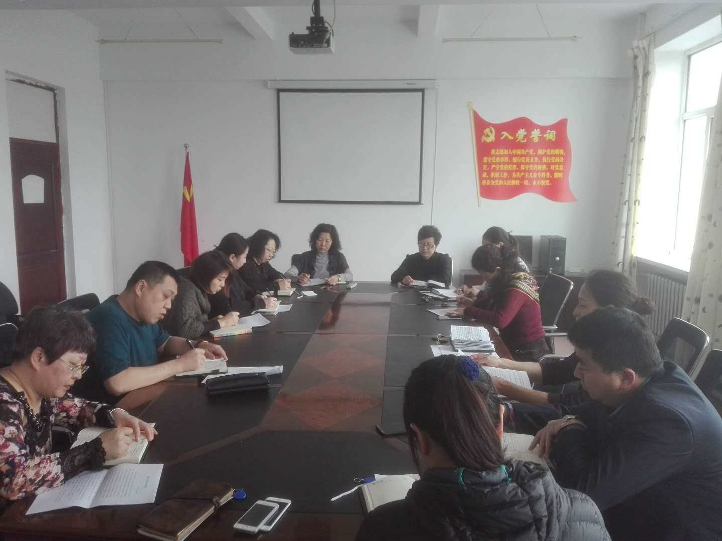 學(xué)院各基層黨組織扎實(shí)開展民主評(píng)議黨員 學(xué)院各基層黨組織扎實(shí)開展民主評(píng)議黨員