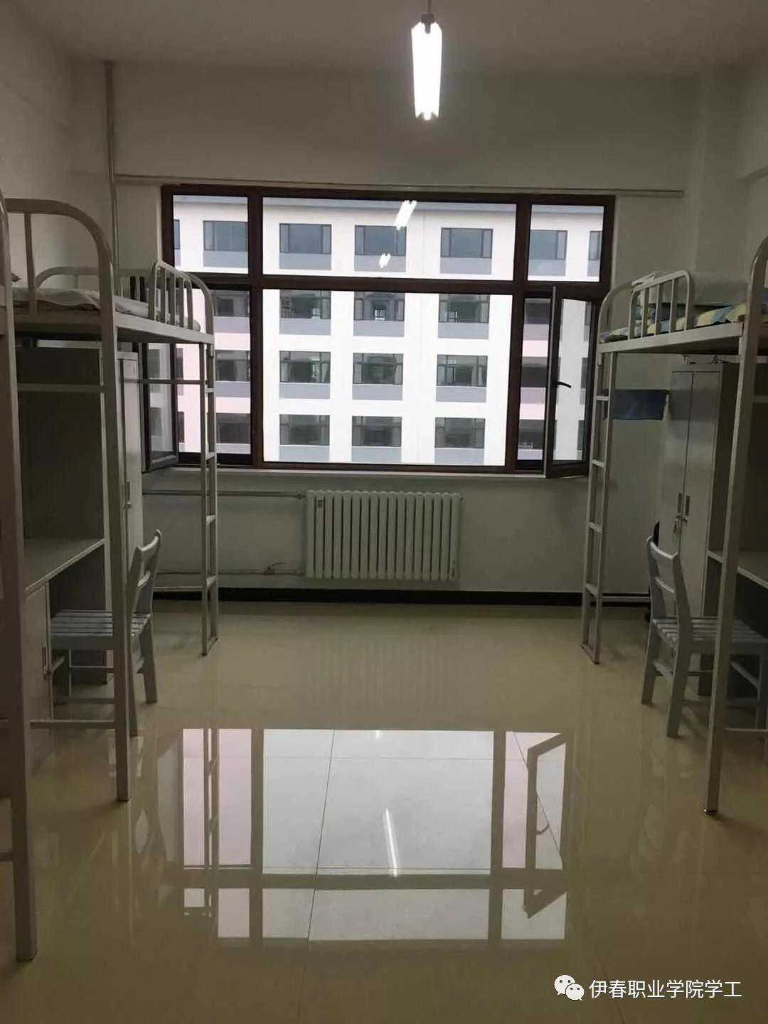 我校順利完成第四學生公寓調(diào)整搬遷任務(wù)