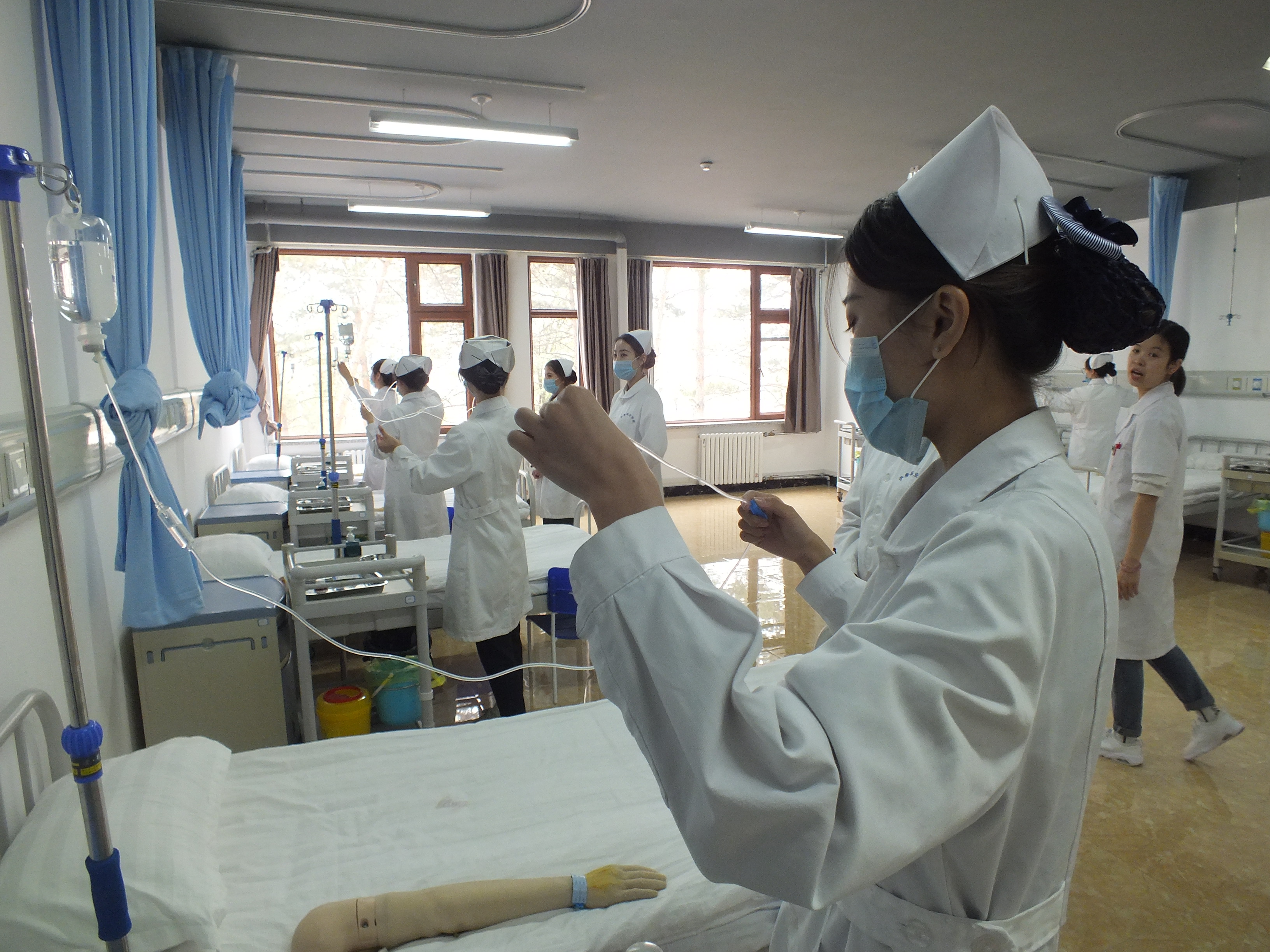 伊春職業(yè)學(xué)院2019年職業(yè)教育活動周首屆“校園開放日”隆重開幕 伊春職業(yè)學(xué)院2019年職業(yè)教育活動周首屆“校園開放日”隆重開幕