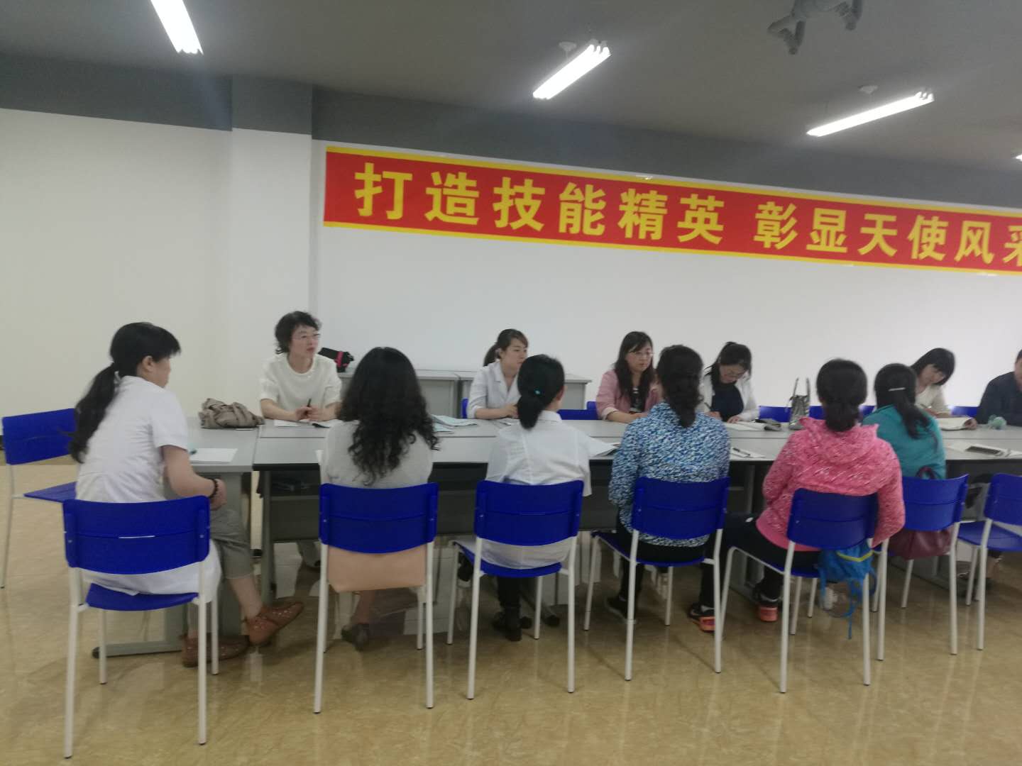 醫(yī)學(xué)技術(shù)學(xué)院開展期末聽評(píng)課活動(dòng)