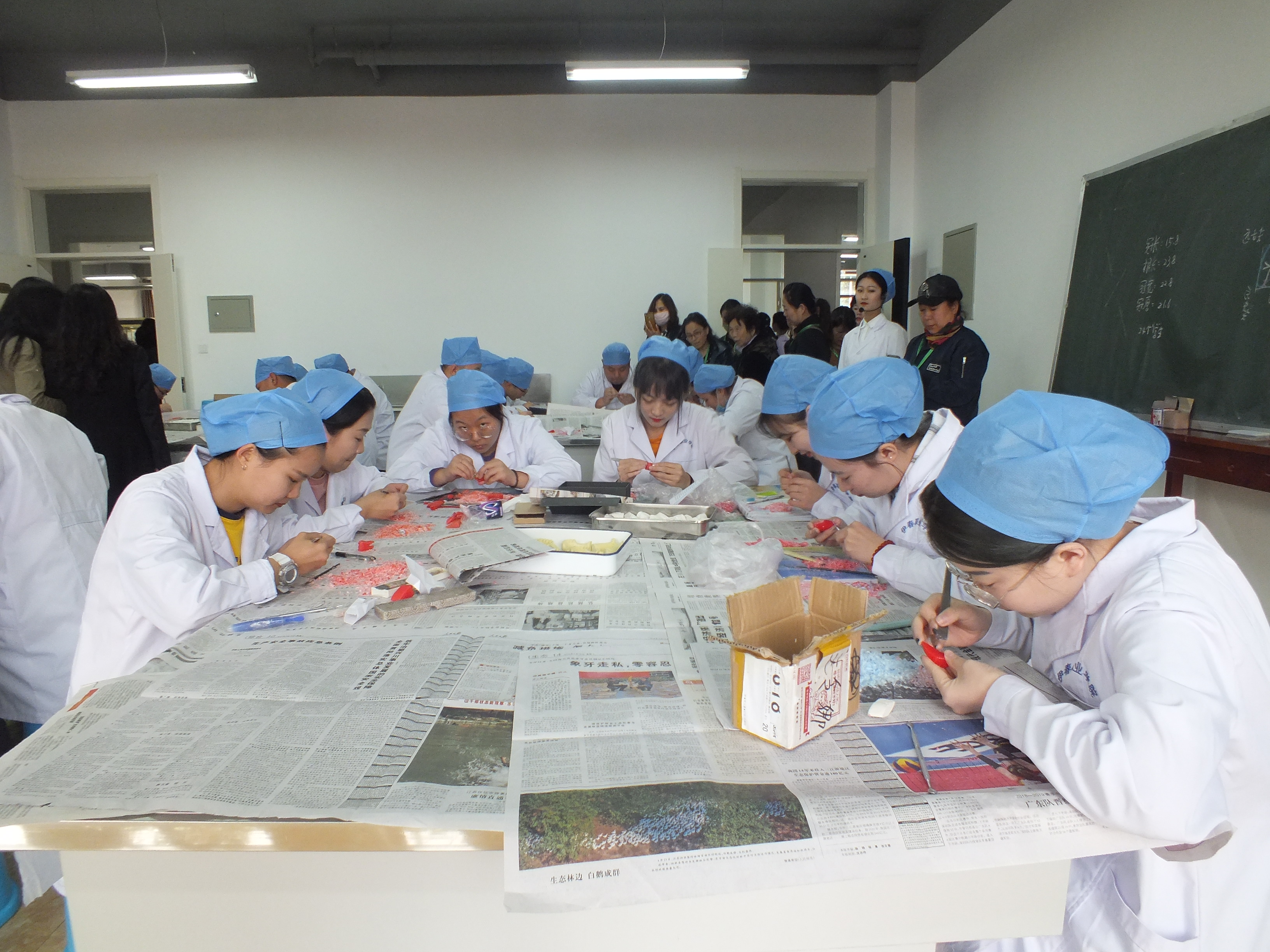 伊春職業(yè)學(xué)院2019年職業(yè)教育活動周首屆“校園開放日”隆重開幕 伊春職業(yè)學(xué)院2019年職業(yè)教育活動周首屆“校園開放日”隆重開幕