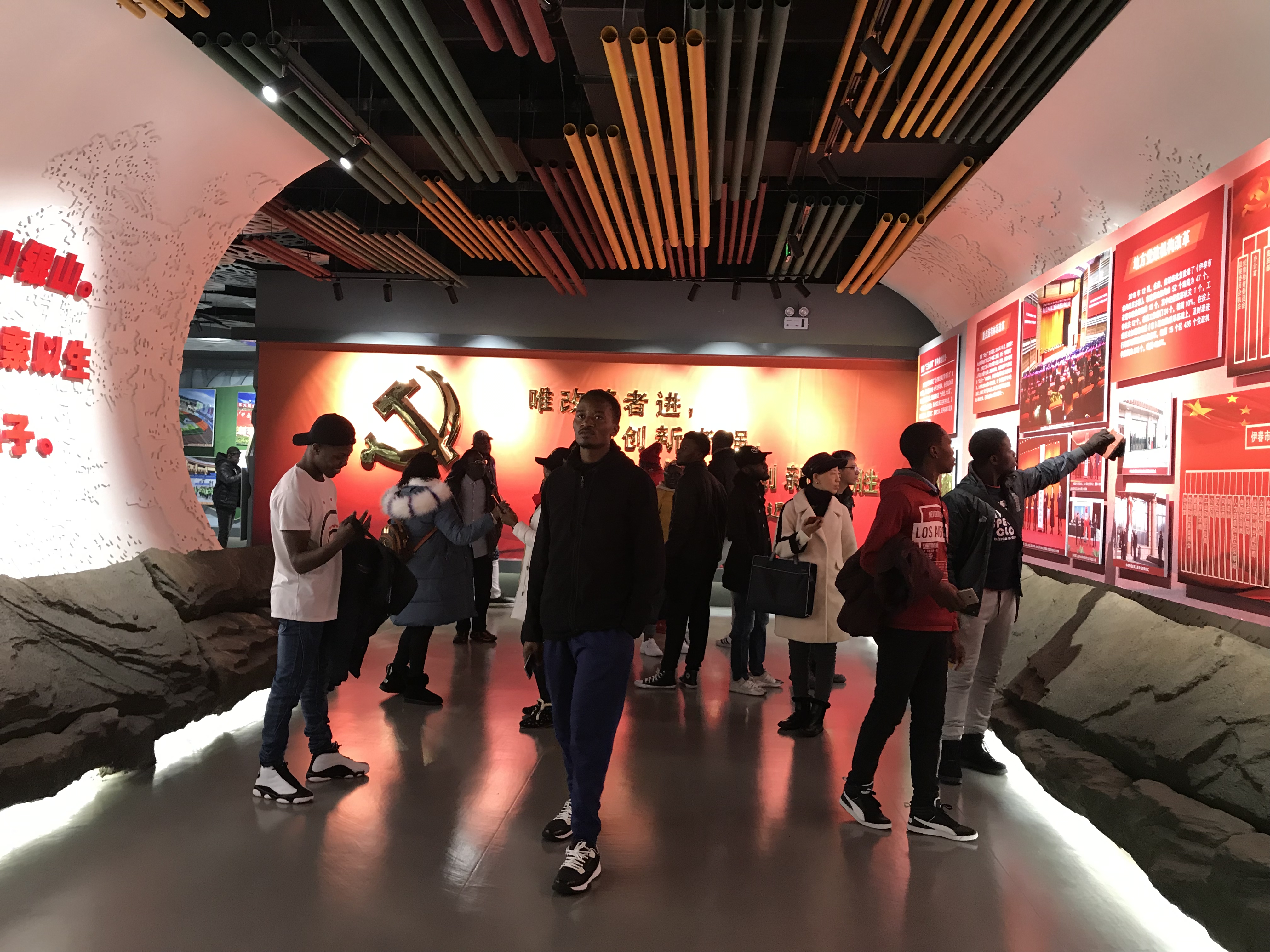 開啟文化之旅，領略林城之美——記我校留學生參觀伊春森林博物館