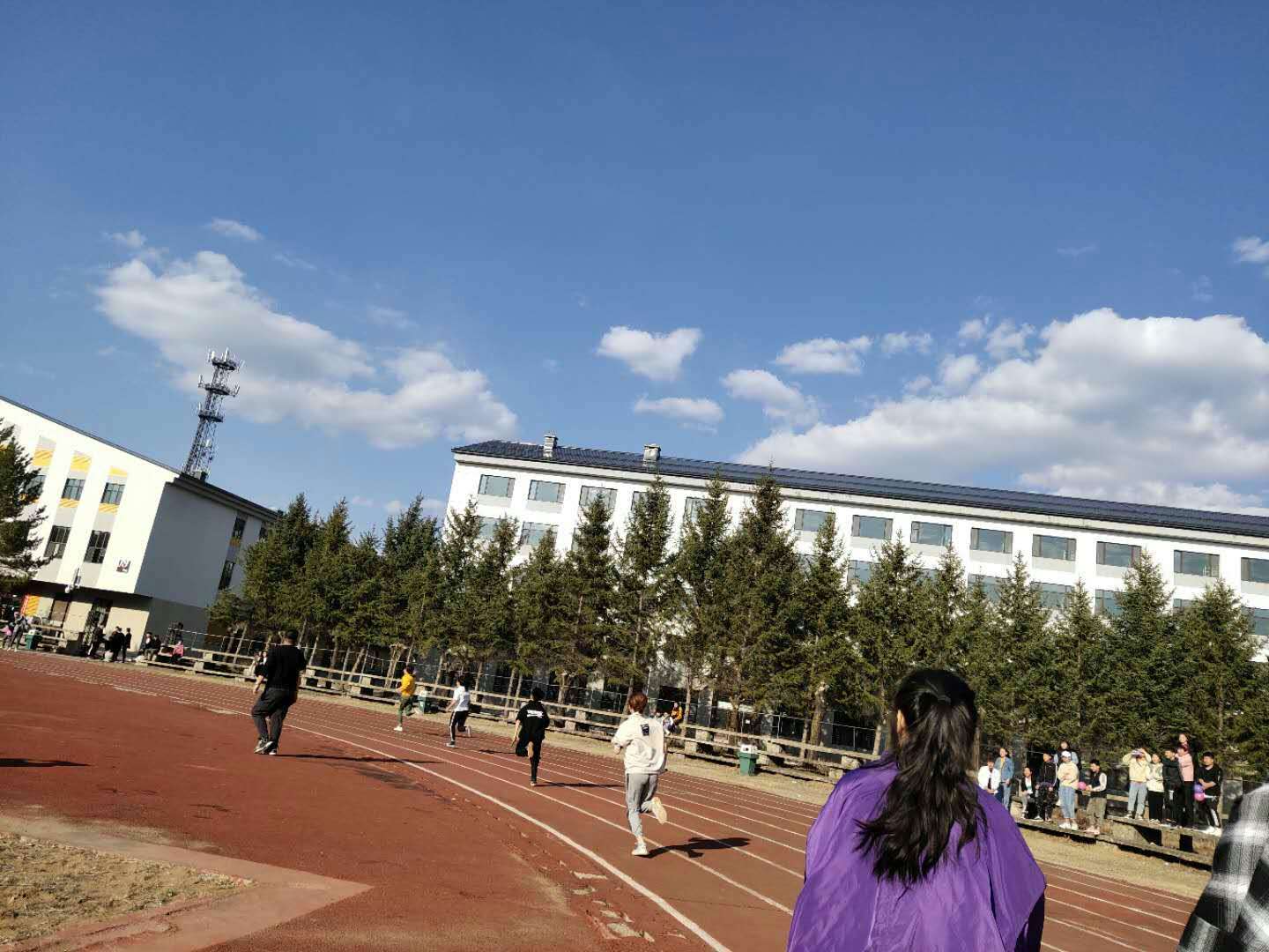 伊春職業(yè)學院開展“娛樂身心,激揚青春”趣味運動會活動 伊春職業(yè)學院開展“娛樂身心,激揚青春”趣味運動會活動